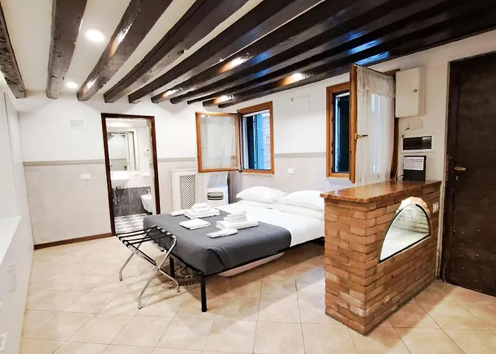 Lovely And Quiet Cannaregio Apartment Venice
