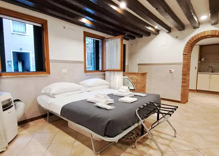 Lovely And Quiet Cannaregio Apartment Venice