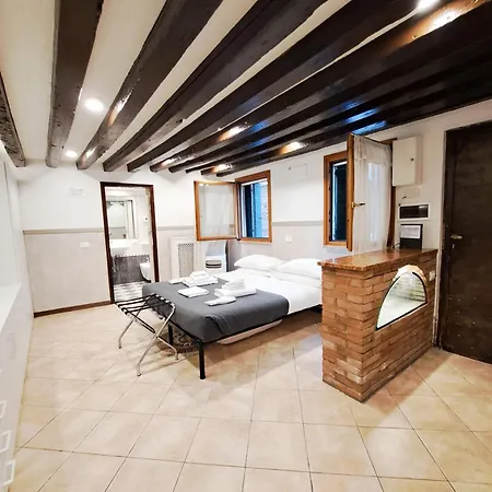 Lovely And Quiet Cannaregio Apartment Venice